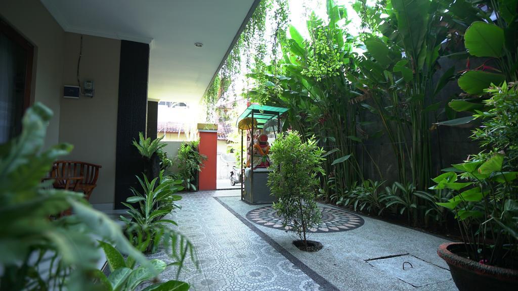Отель Rena Segara House Kuta Кута Экстерьер фото
